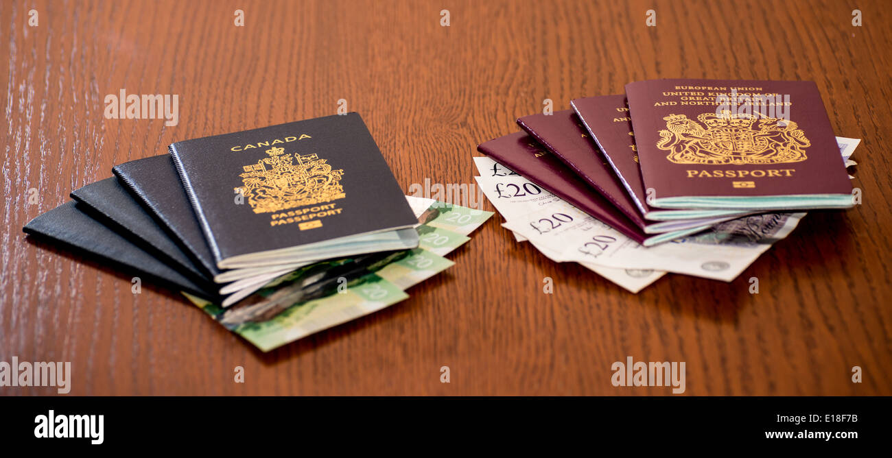 Canada e Regno Unito i passaporti con denaro Foto Stock