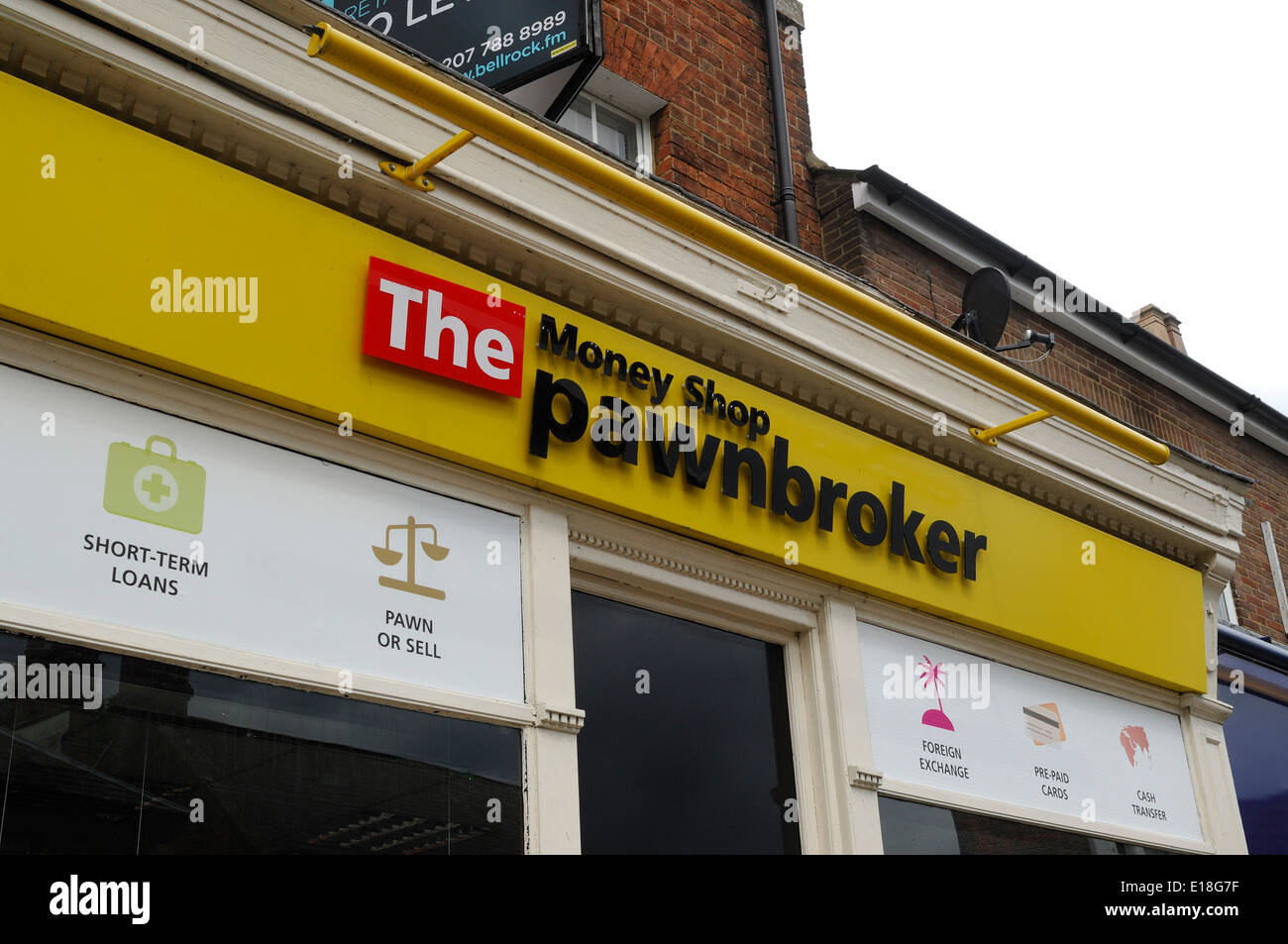 Il denaro Shop Pawnbroker ad Aylesbury Foto Stock
