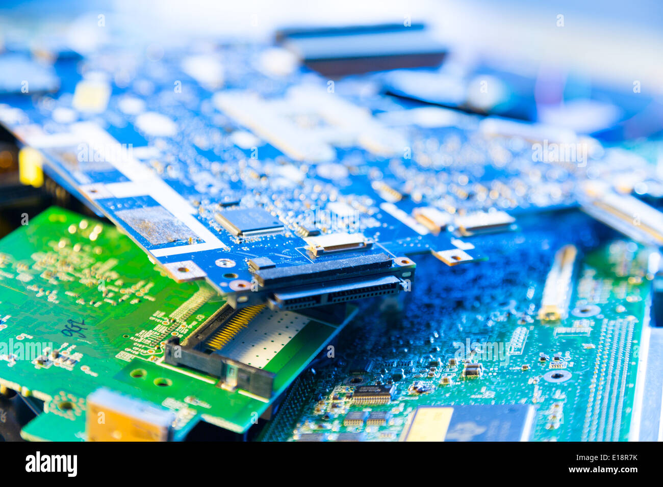 Vecchie schede per computer per il riciclaggio Foto Stock