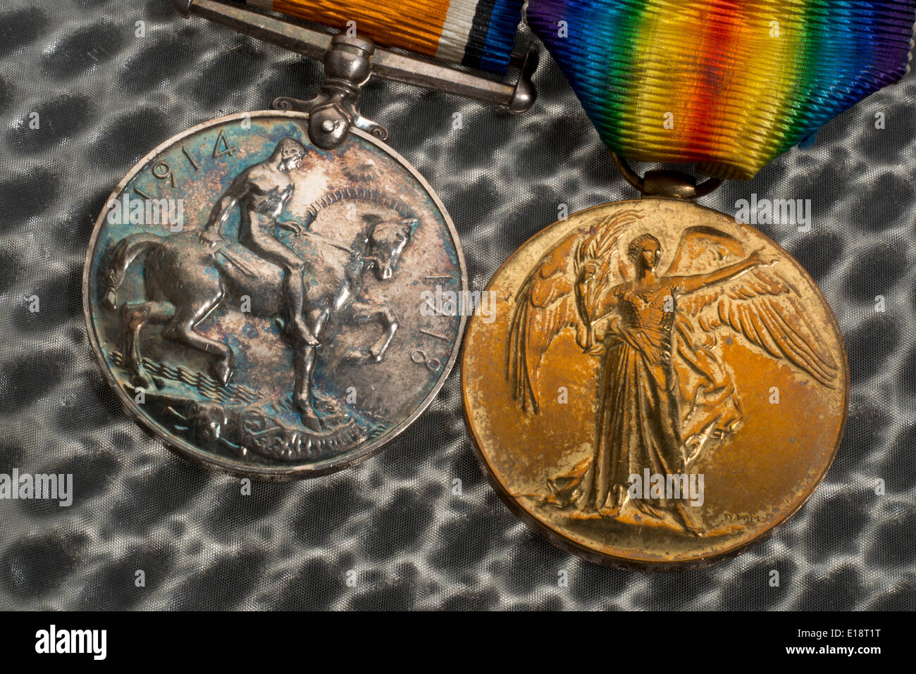 La Prima guerra mondiale le medaglie. British medaglia di guerra e la Medaglia Vittoria. Foto Stock