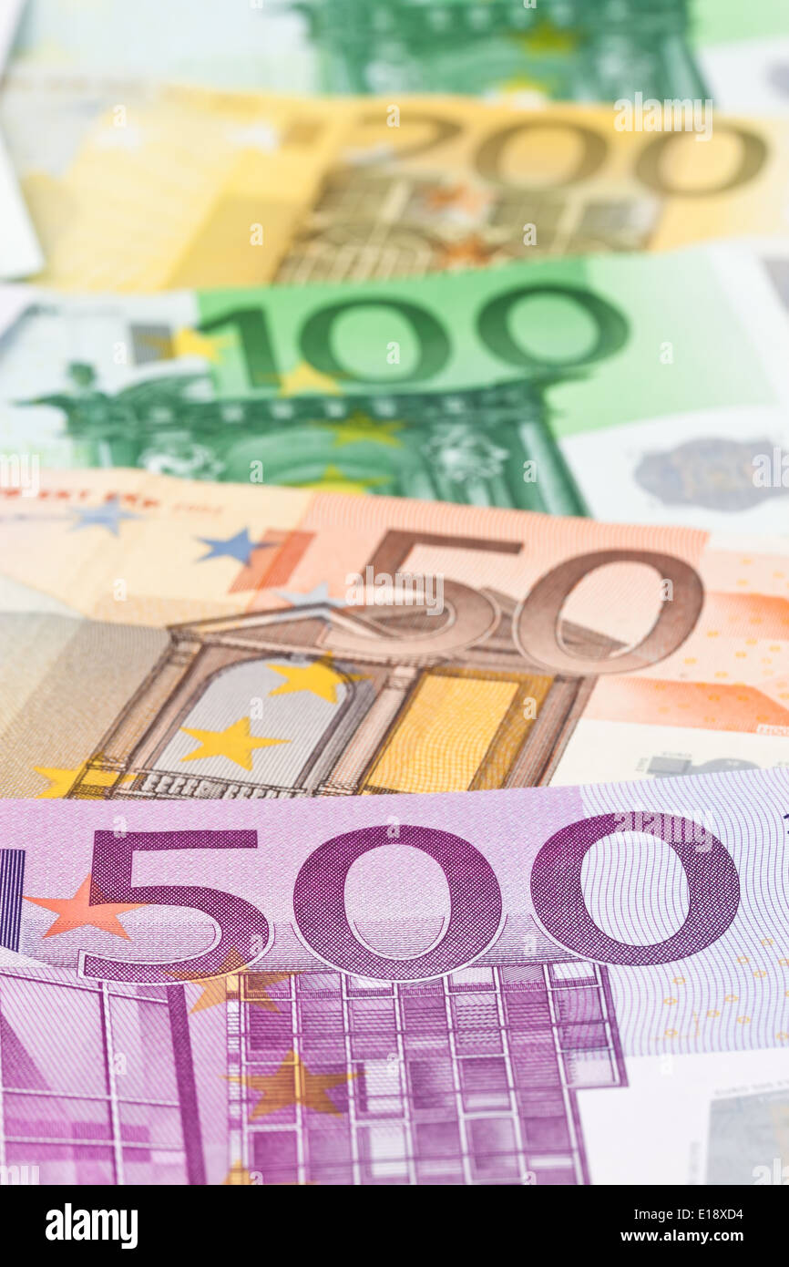 Viele Euro Geldscheine der Europaeischen Unione. Liegen nebeneinander Foto Stock