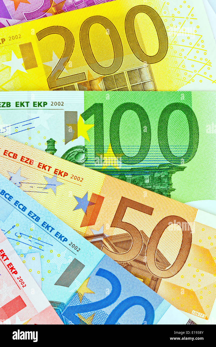 Eurogeld Banknoten der EU. Ein F‰cher aus Eurogeld vor weiflem Hintergrund isoliert. Foto Stock