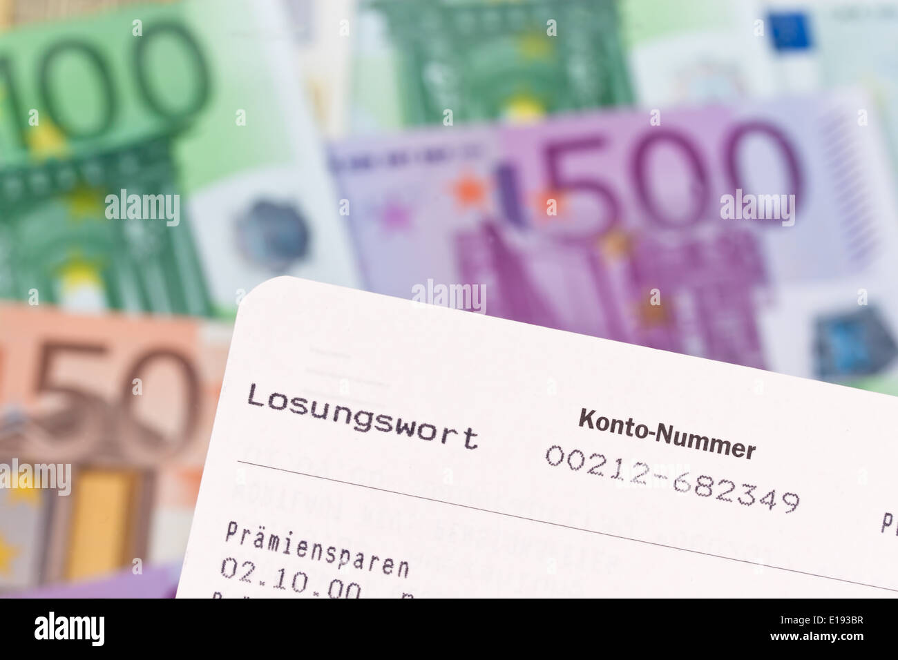 Viele Euro Geldscheine mit Sparbuch Foto Stock