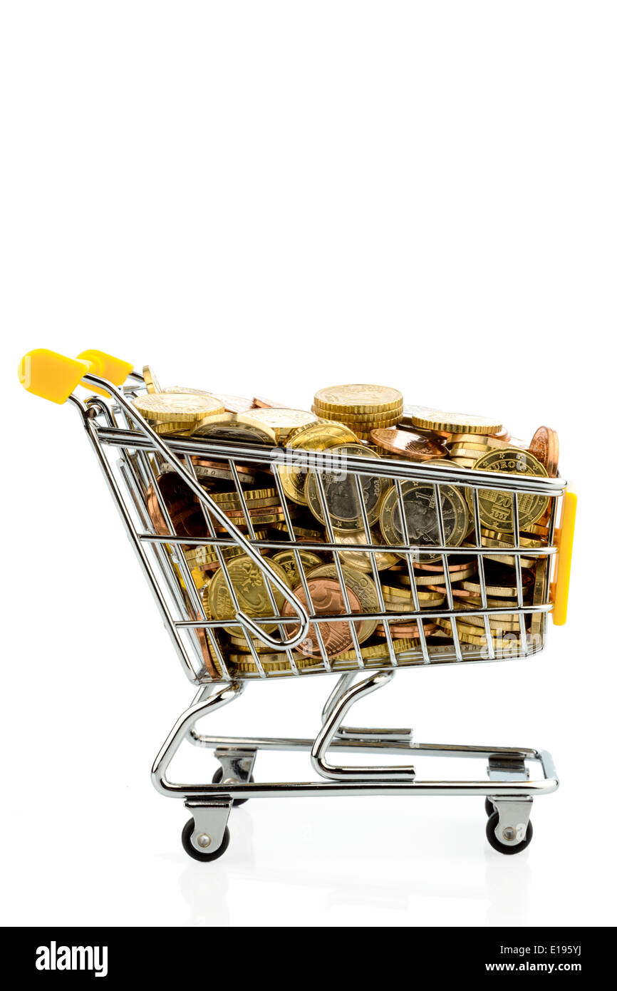 Ein Einkaufswagen ist mit Eurom'nzen gut gef'llt, Symbolfoto f'r Kaufkraft und Konsum Foto Stock