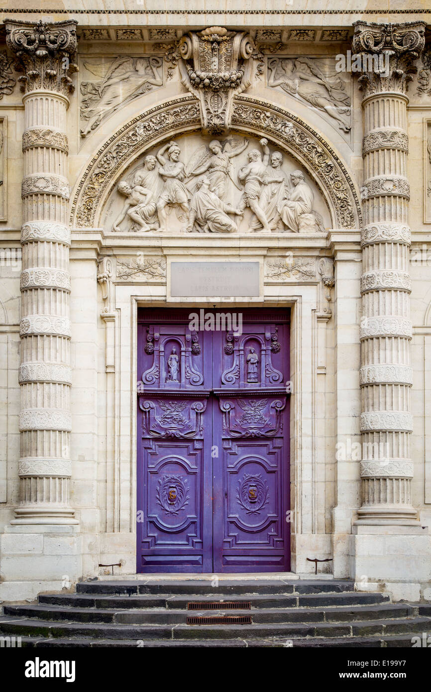 Enorme Entrata in legno Porte a Saint Etienne du Mont Chiesa, Quartiere Latino, Parigi Francia Foto Stock
