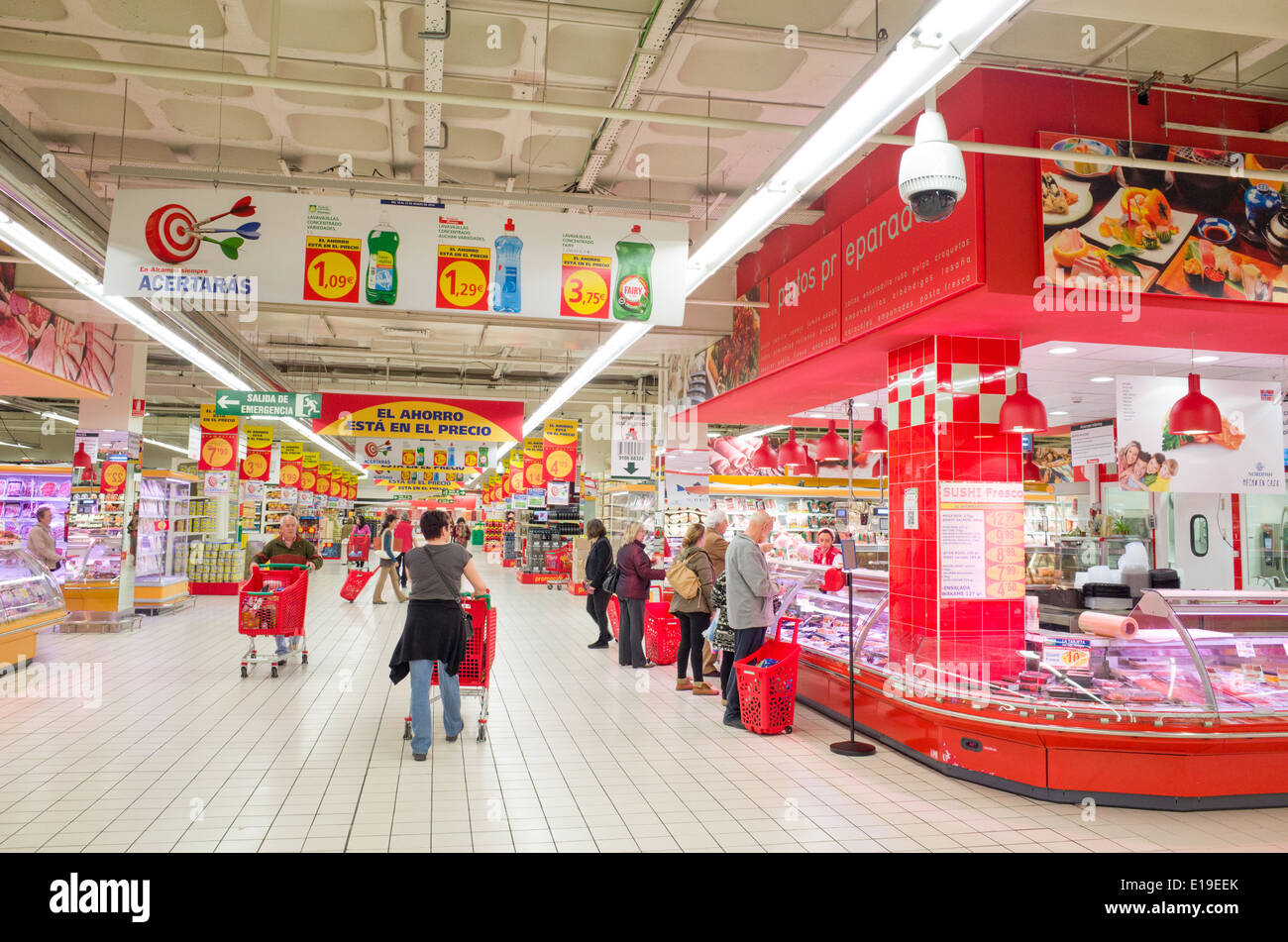 Supermercato Alcampo corsia, Madrid, Spagna Foto Stock