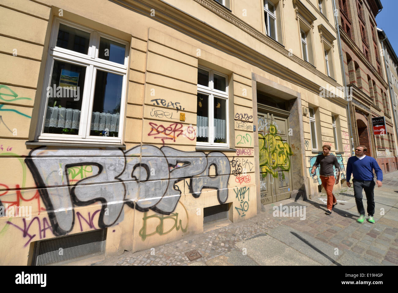 Graffiti, Linienstrasse, nel quartiere Mitte di Berlino, Deutschland Foto Stock