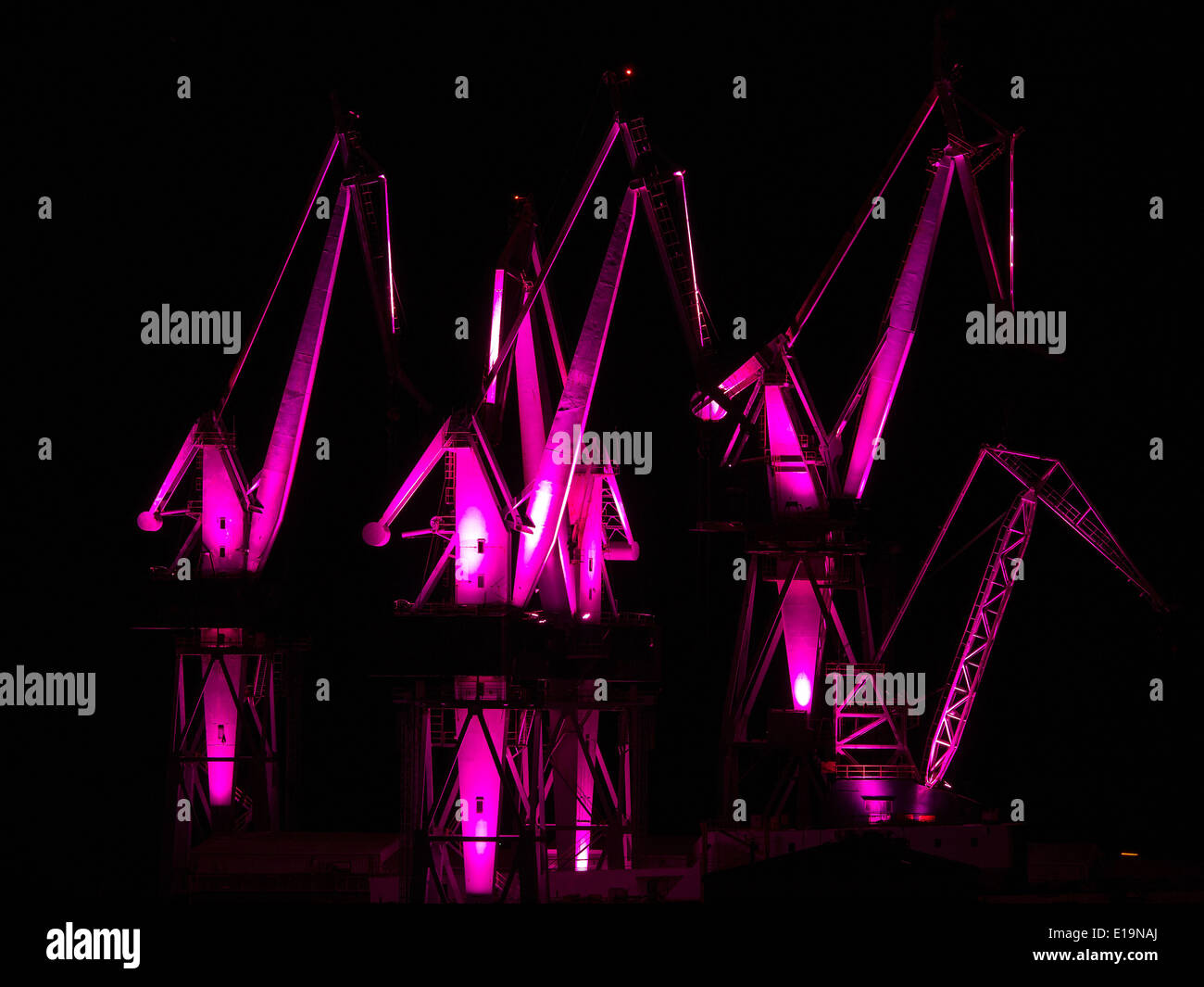 Giganti di illuminazione nel cantiere navale di Pola Foto Stock