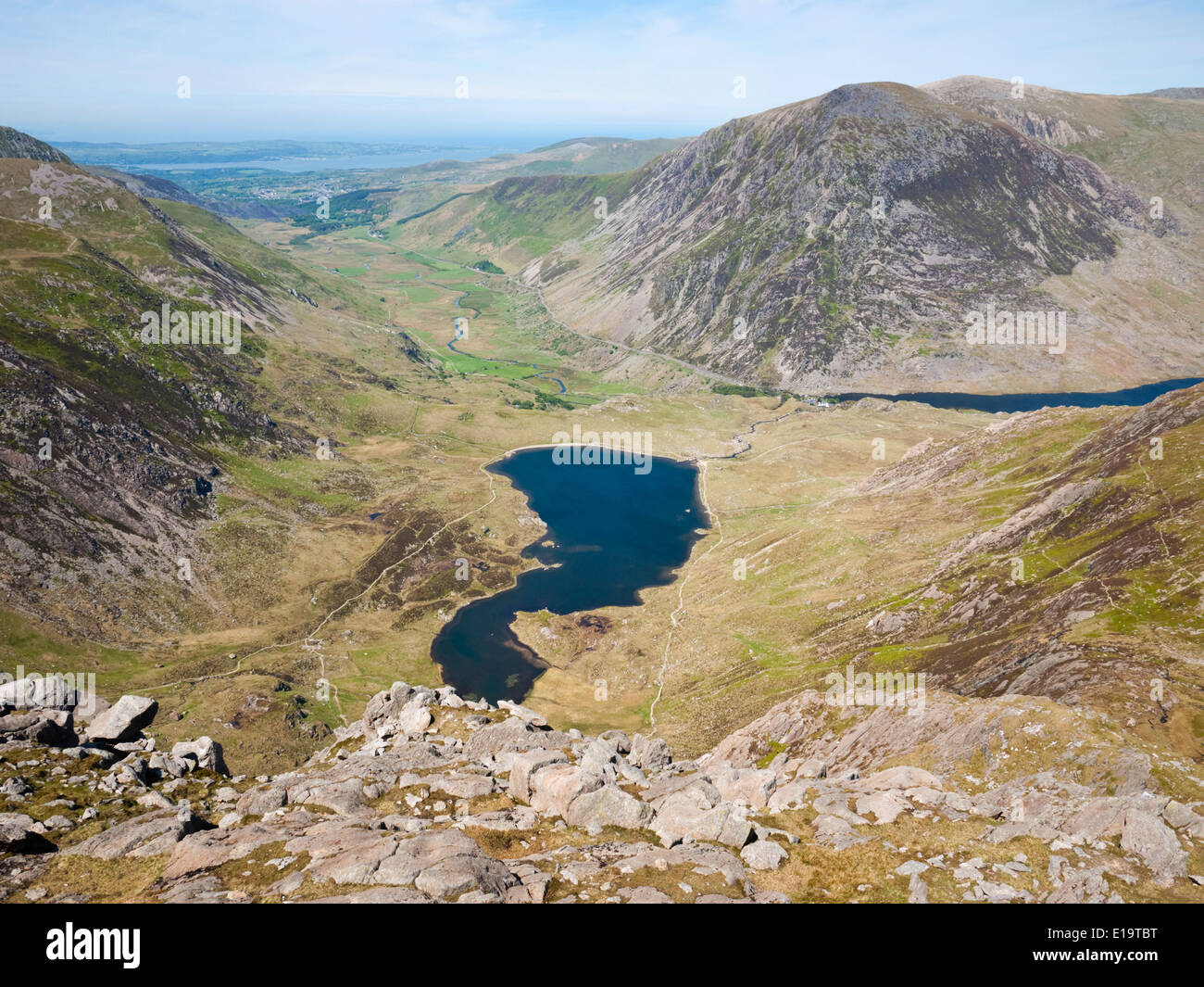 Pen yr Ole Wen sorge sopra Llyn Idwal e Nant Ffrancon valley - Snowdonia Foto Stock