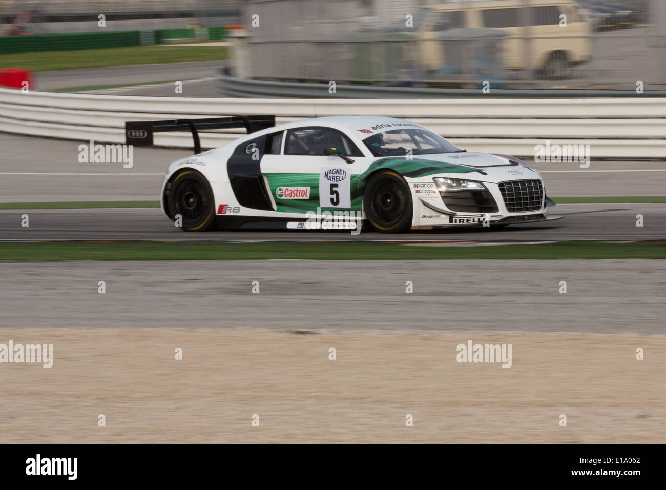 MISANO ADRIATICO, Rimini, Italia - 10 Maggio: un Audi R8 LMS di Audi Sport Italia Team, pilotato da Dindo Capello (ITA) Foto Stock