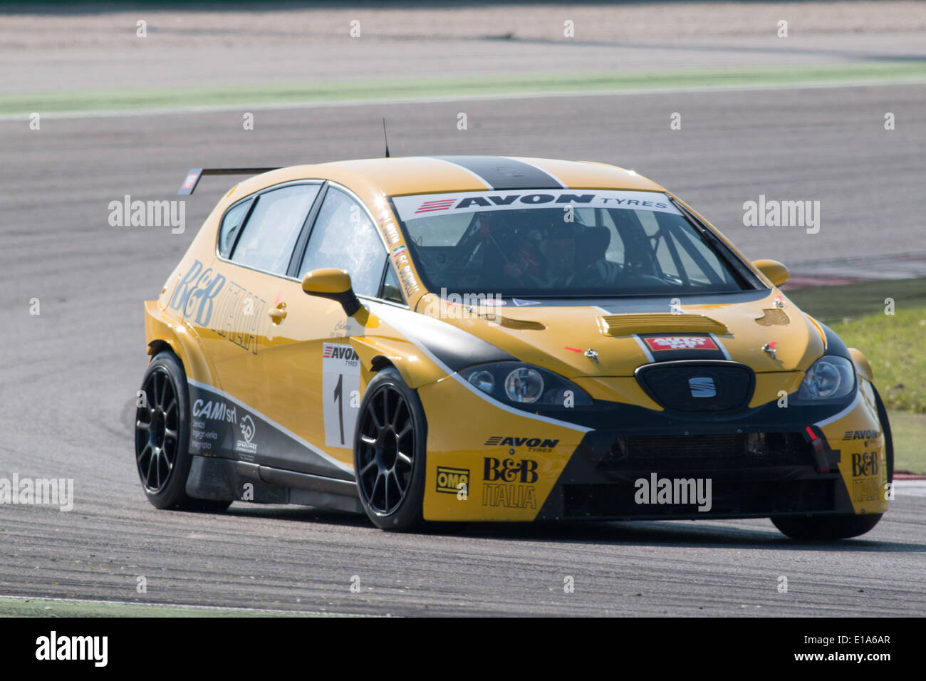 Seat Leon Long Run pilotato da Luigi Moccia (ITA) e Busnelli Giancarlo (ITA), il C.I.Turismo Endurance Foto Stock