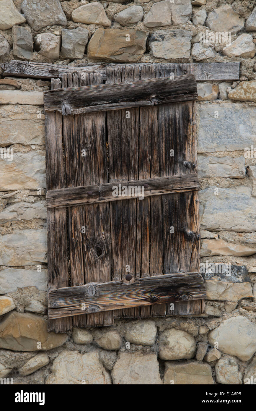 Vecchio intavolato finestra, Provenza, Francia Foto Stock