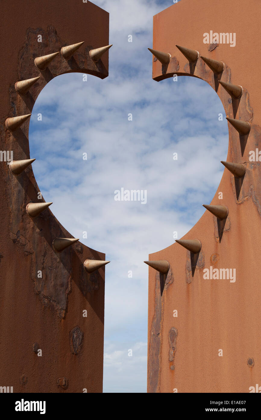 Desiderio arte di installazione sul lungomare di Blackpool - Chris Knight, 2001. In acciaio corten con lastre di acciaio inossidabile punte Foto Stock