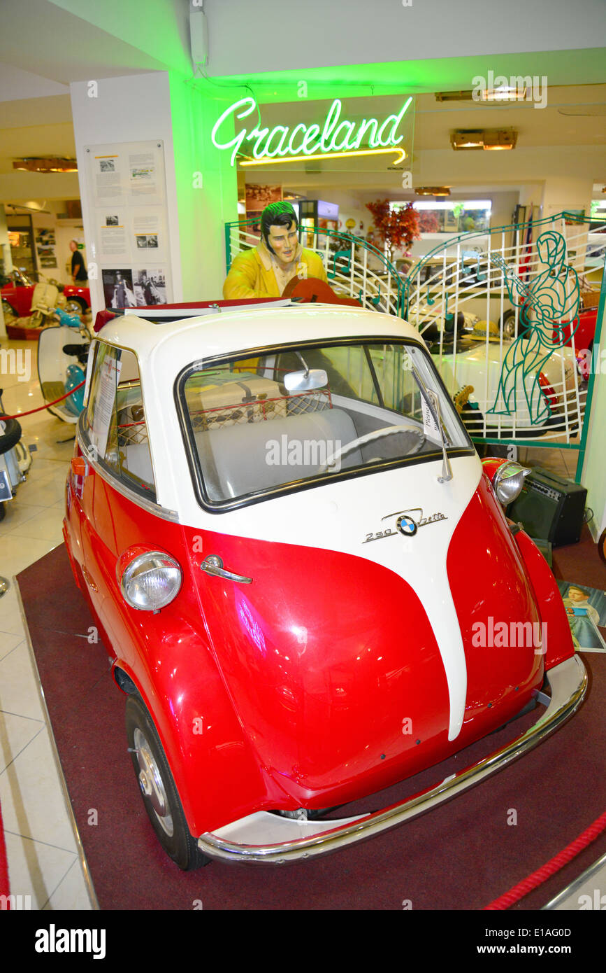 BMW Isetta 'bolla car", Classic Car Museum, Qawra, Saint Paul Bay (San Pawl il-Baħar), il distretto settentrionale, Repubblica di Malta Foto Stock