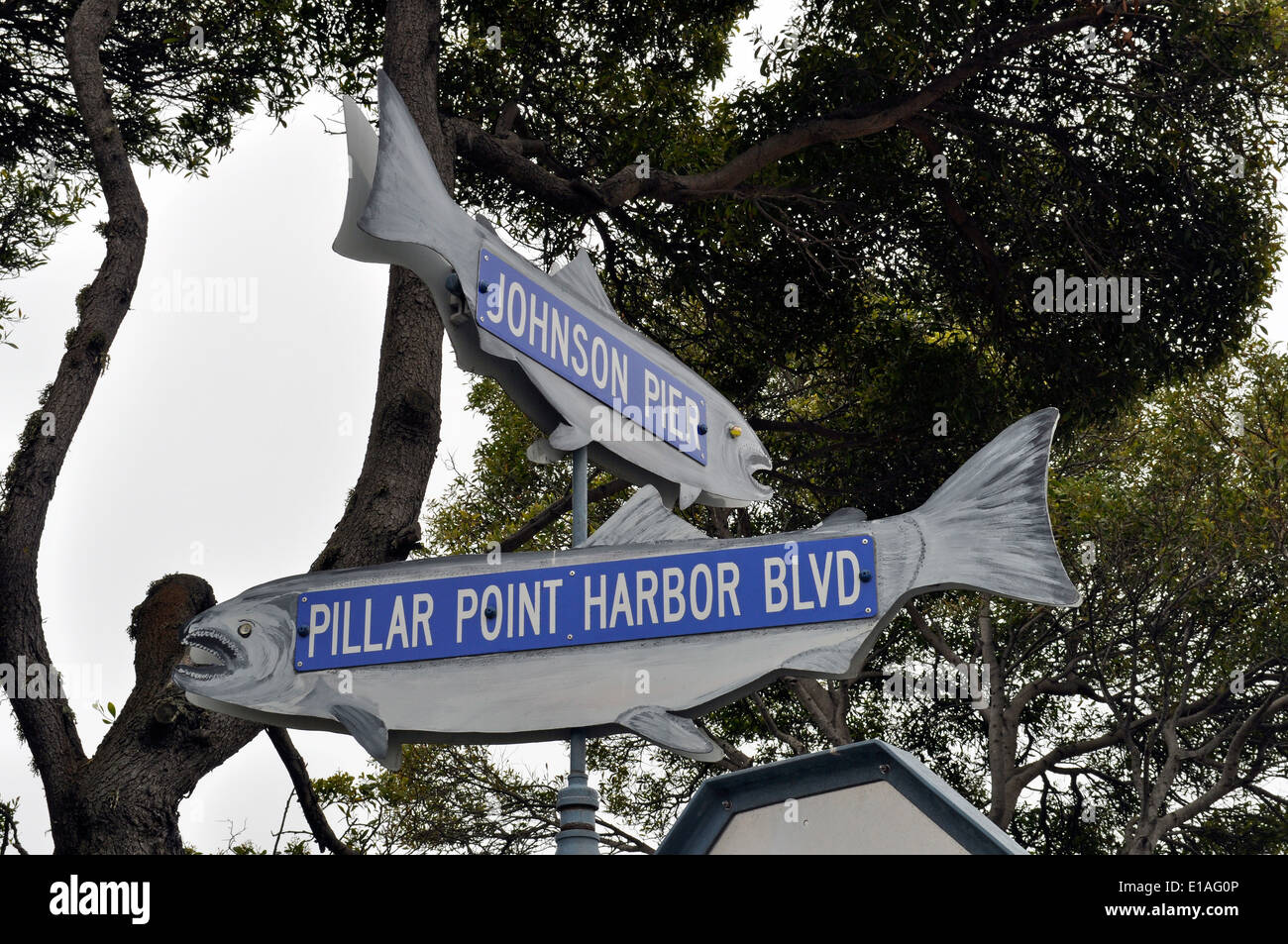 Pilastro punto Harbor Blvd e Johnson Pier cartelli stradali California Foto Stock