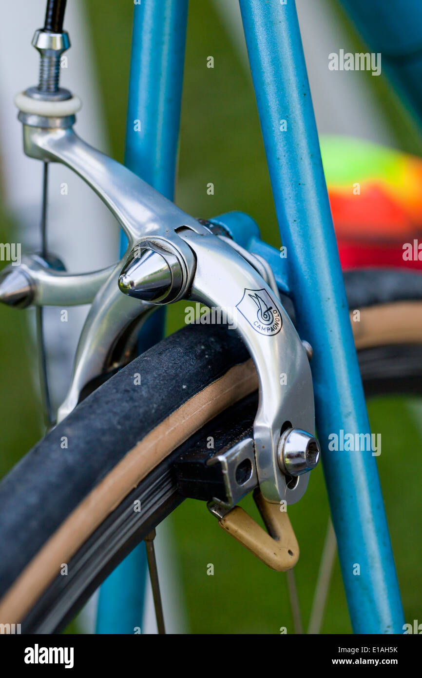 Campagnolo in alluminio anodizzato freni di bicicletta Foto stock - Alamy
