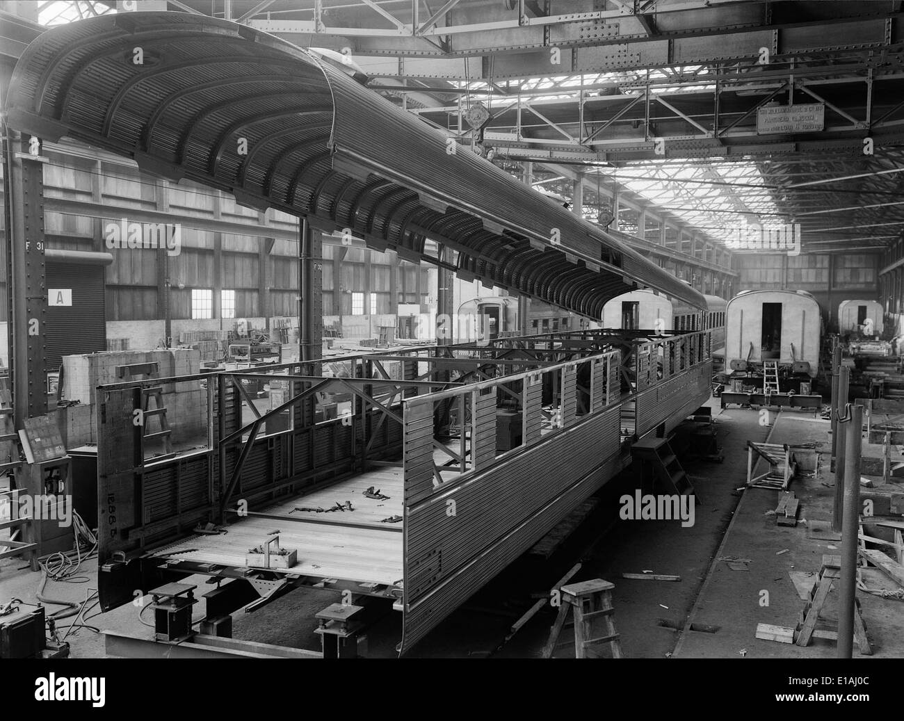 Companhia dos Caminhos de ferro Portugueses è la compagnia ferroviaria nazionale del Portogallo. Gestisce un'ampia rete di servizi ferroviari, giocando un ruolo cruciale nel sistema di trasporto del paese e nello sviluppo economico. Foto Stock
