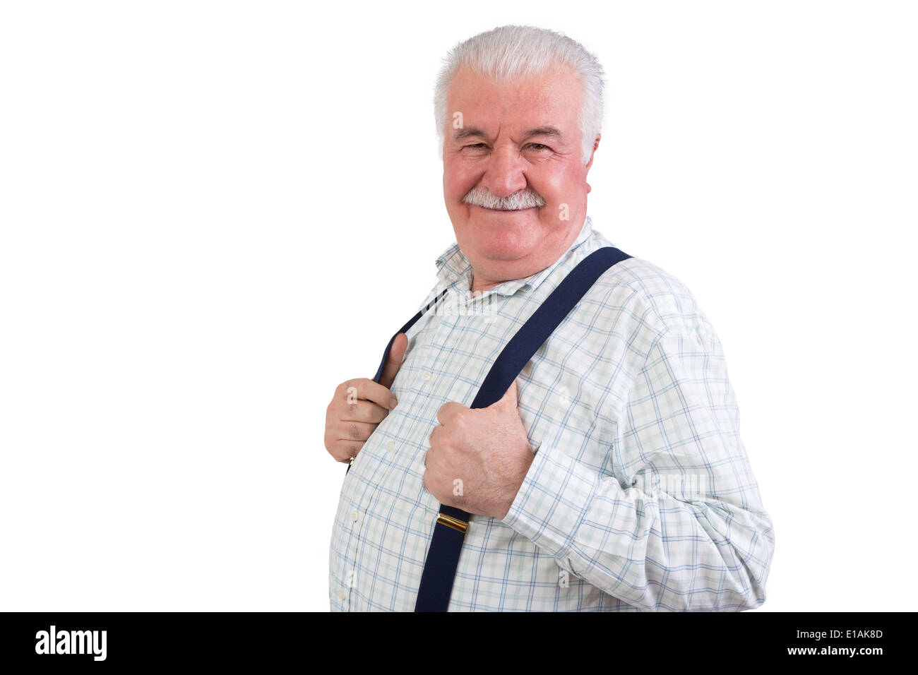 Gioviale fiducioso anziano uomo con i baffi e le sue mani agganciata attraverso il suo autoreggenti raggiante felicemente con la videocamera Foto Stock
