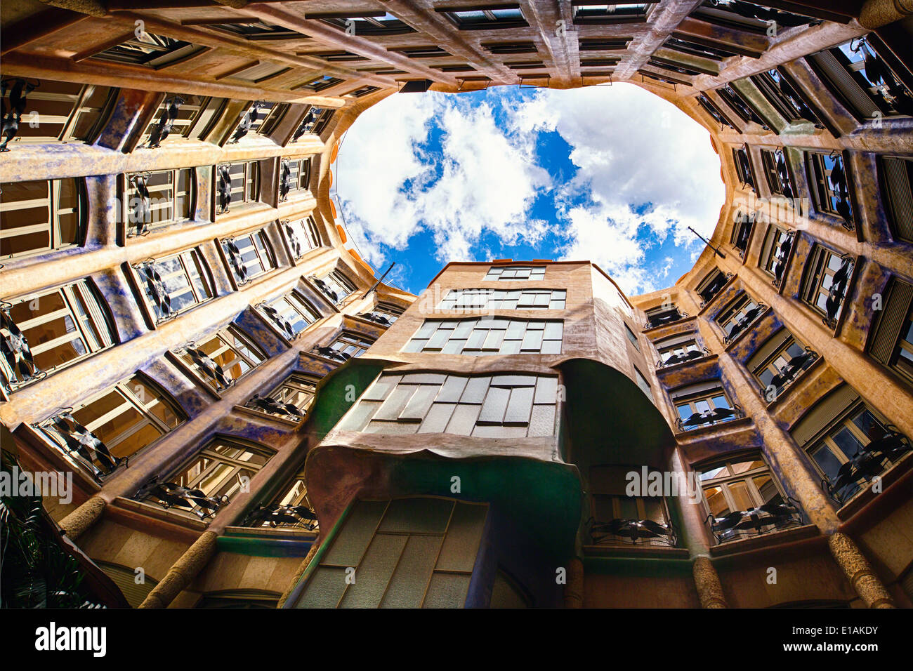 Vista cielo da La Pedrera, Barcellona, in Catalogna, Spagna Foto Stock