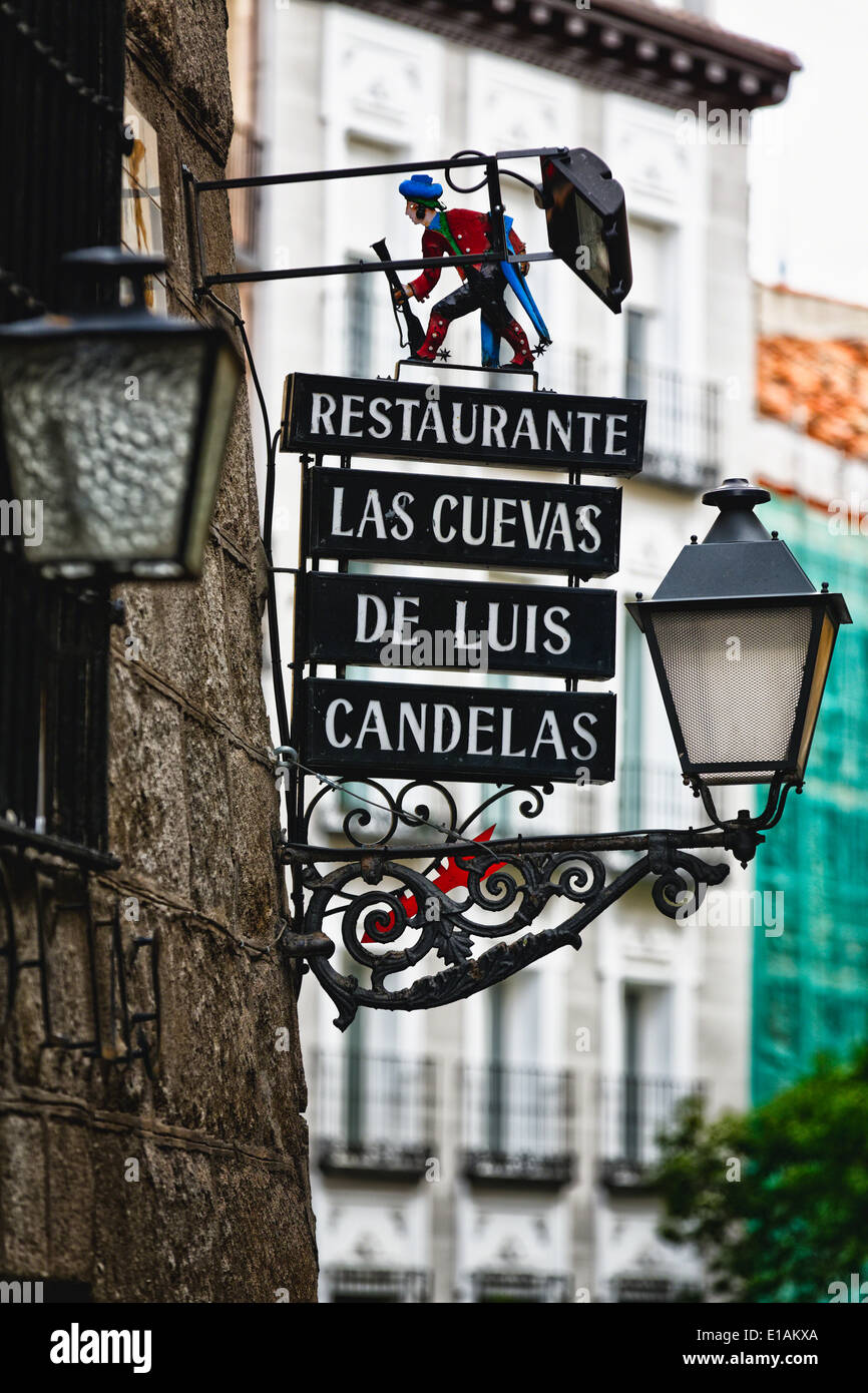 Vista ravvicinata di rubinetti Restaurant Sign, Las Cuevas de Luis candele, Madrid, Spagna Foto Stock