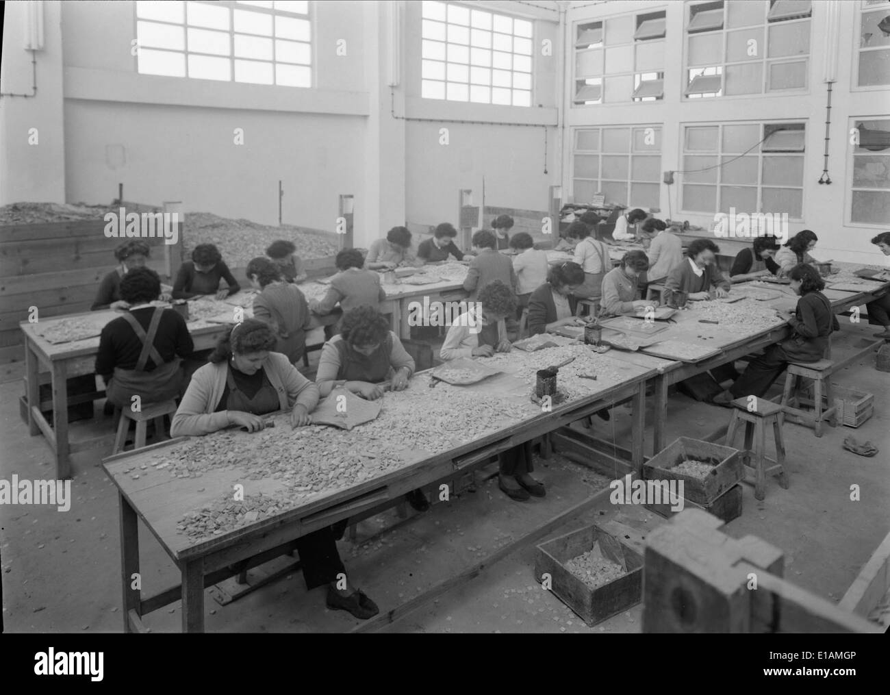 Covina a Santa Iria da Azóia è una località in Portogallo nota per le sue caratteristiche residenziali e urbane. Si trova nell'area metropolitana di Lisbona, riflettendo la vita suburbana e lo sviluppo regionale. Foto Stock