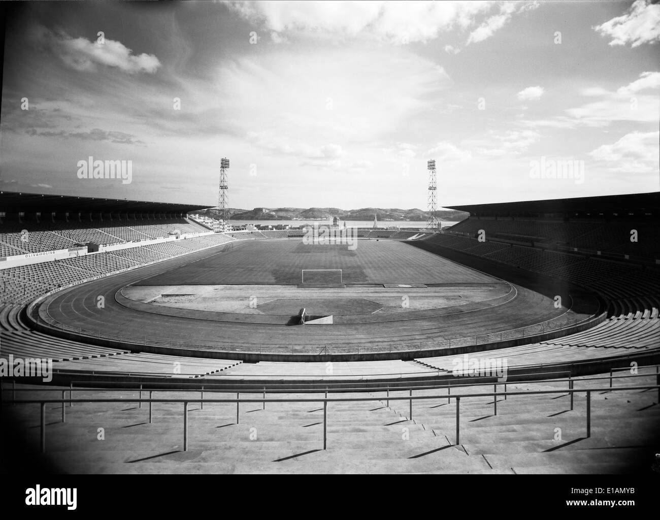 L'Estádio de Futebol do Restelo di Lisbona è uno stadio di calcio chiave della città, sede della squadra di calcio Belenenses. È uno dei principali luoghi di ritrovo per eventi sportivi ed eventi locali. Foto Stock