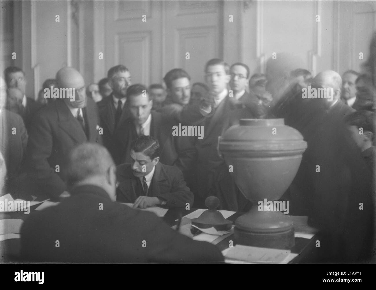 Le elezioni presidenziali del 1928 in Portogallo hanno segnato un momento cruciale nella storia politica del paese, portando a significativi cambiamenti nella leadership durante un periodo di transizione politica. Foto Stock