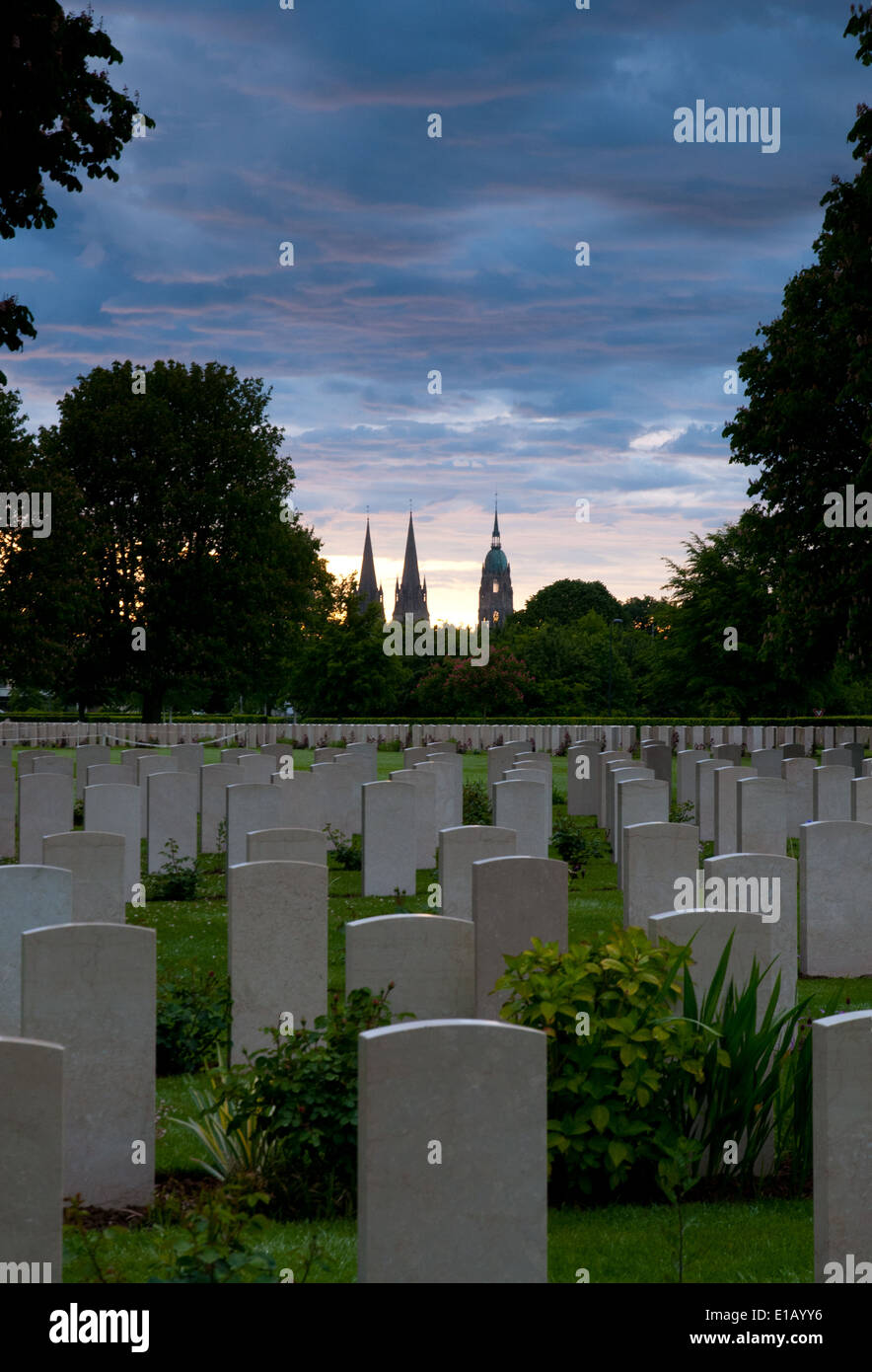 Bayeux British cimitero con tombe di soldati uccisi in sbarco in Normandia Foto Stock