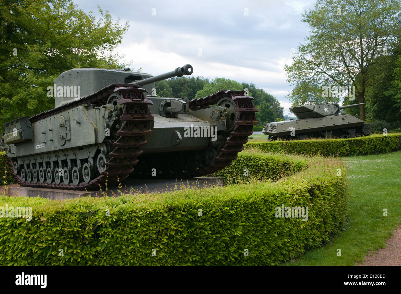 Serbatoi al di fuori di Bayeux Museo della Battaglia di Normandia Foto Stock