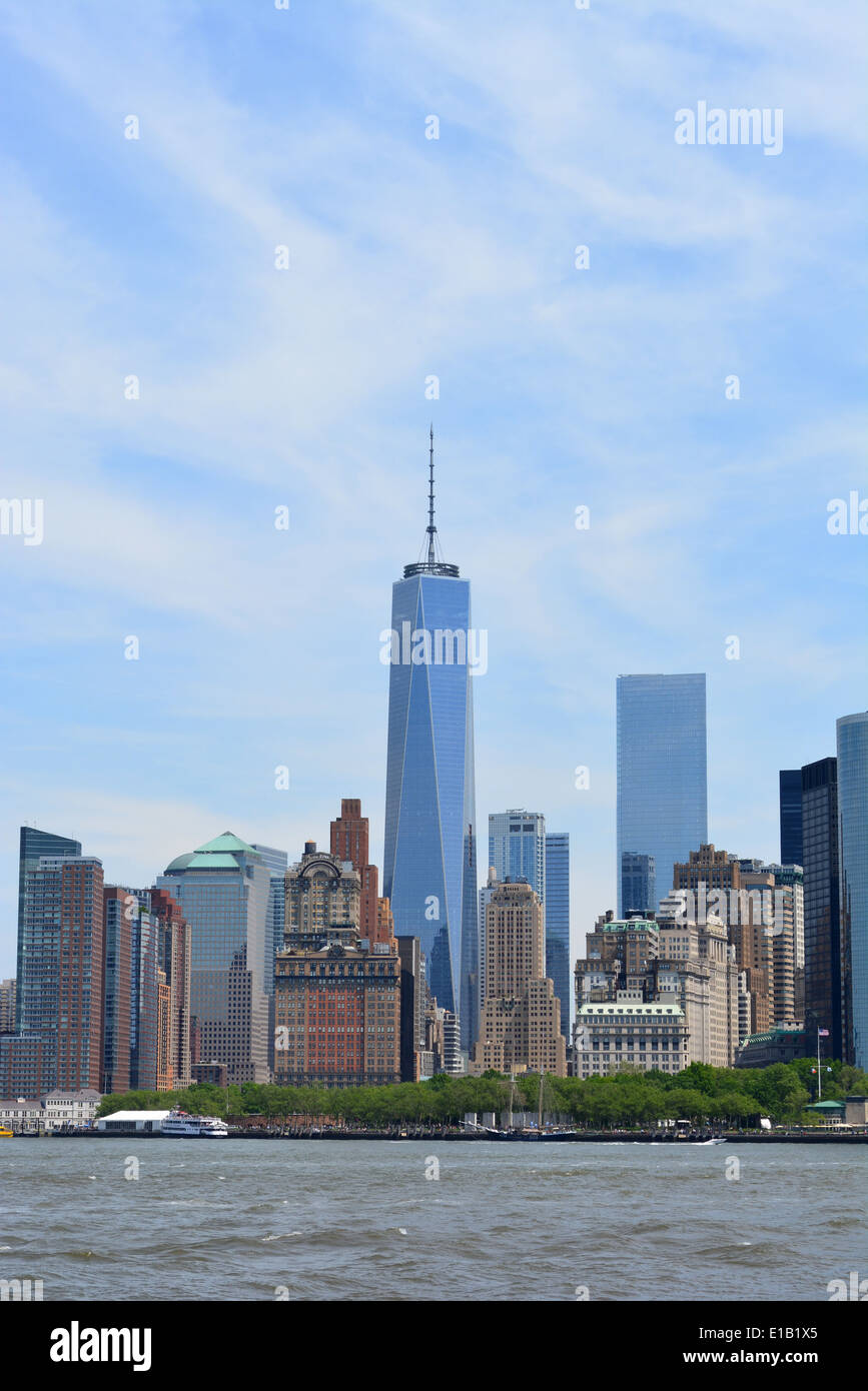 Inferiore dello skyline di Manhattan a Battery Park City. Foto Stock