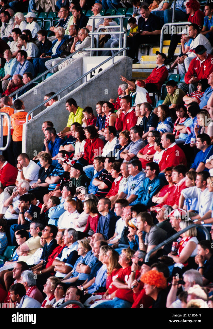 Gli spettatori in occasione di un evento sportivo Foto Stock