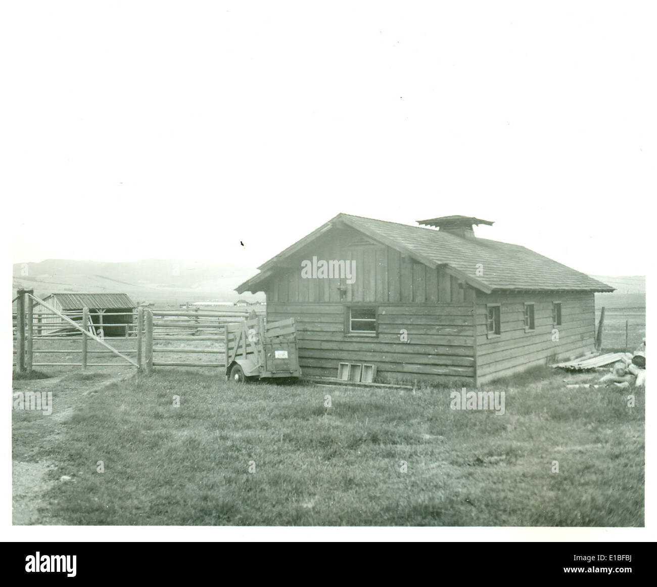 La Philipsburg 2 Ranger Station, situata nella Deerlodge National Forest, ha un significato storico. È stata una sede chiave per la gestione delle foreste e le operazioni dei ranger. Questa struttura storica riflette le prime pratiche forestali e contribuisce a comprendere la storia forestale della regione. Foto Stock