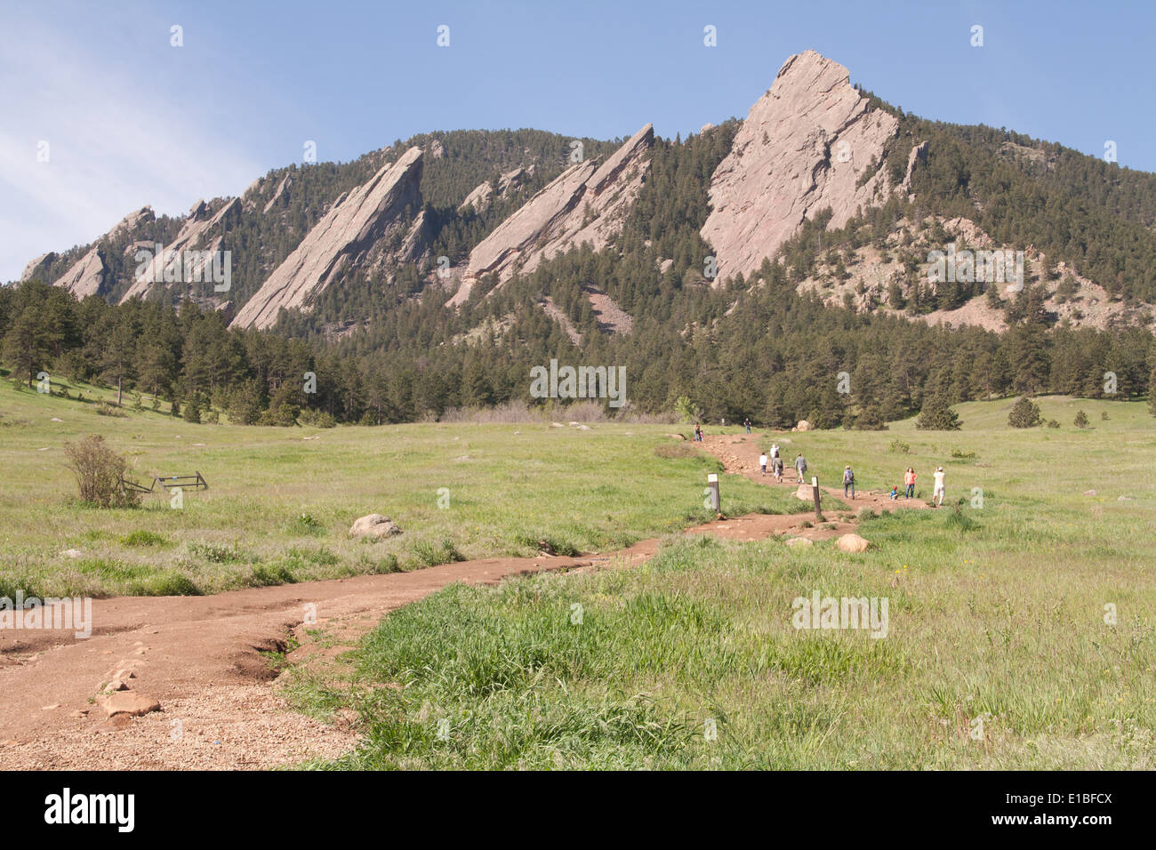 Vista sul Flatirons, una roccia arenaria formazione dal Chautauqua Park a Boulder, Colorado, STATI UNITI D'AMERICA Foto Stock