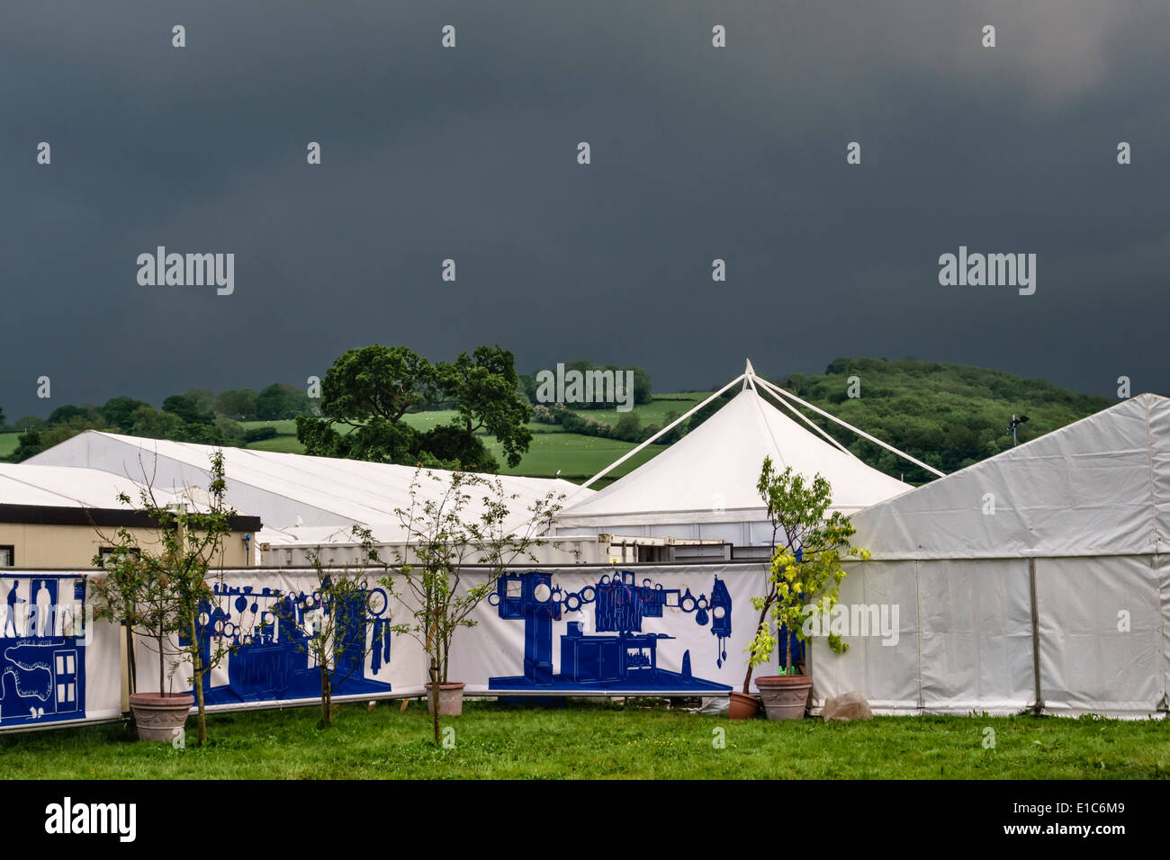 Maltempo al 2014 Hay Festival di letteratura, Hay-on-Wye, Regno Unito Foto Stock