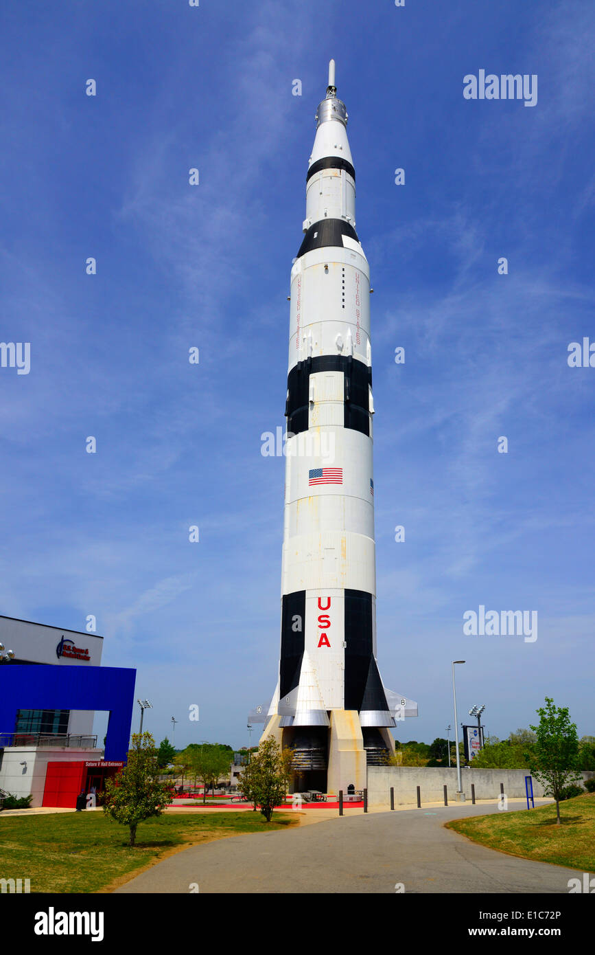 Saturn 5 Modello di noi lo spazio e il centro di razzo Huntsville Alabama AL NASA Foto Stock