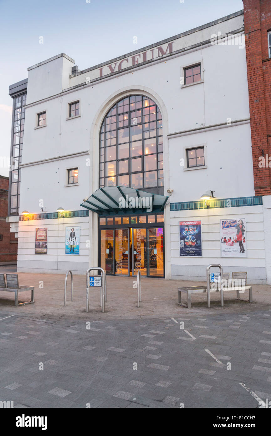 Parte anteriore del Lyceum Theatre Crewe Cheshire England Regno Unito Foto Stock