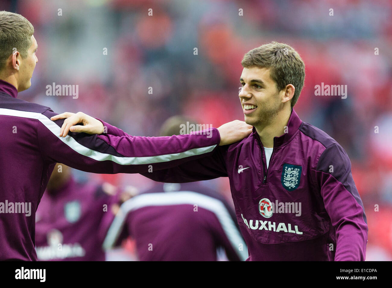 Wembley, Regno Unito. Il 30 maggio 2014. L'Inghilterra del scoperchiate Jon FLANAGAN si riscalda prima della international amichevole tra Inghilterra e Perù allo Stadio di Wembley. Credito: Azione Sport Plus/Alamy Live News Foto Stock