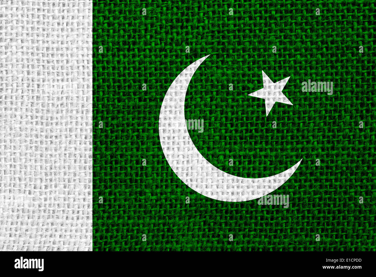 Bandiera del Pakistan o banner pakistano su sfondo di lino Foto Stock