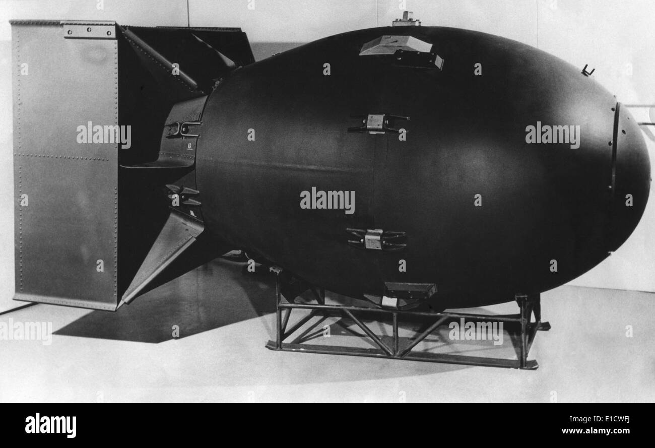 Un post-guerra modello di 'Fat Boy", la bomba atomica esplose su Nagasaki, in Giappone, nella guerra mondiale 2. (BSLOC 2014 6 89) Foto Stock