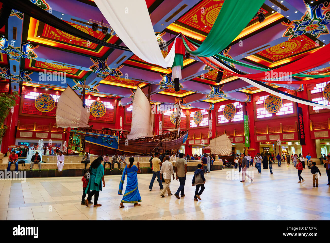 Emirati Arabi Uniti Dubai, Ibn Battuta Mall centro commerciale, area cinese Foto Stock