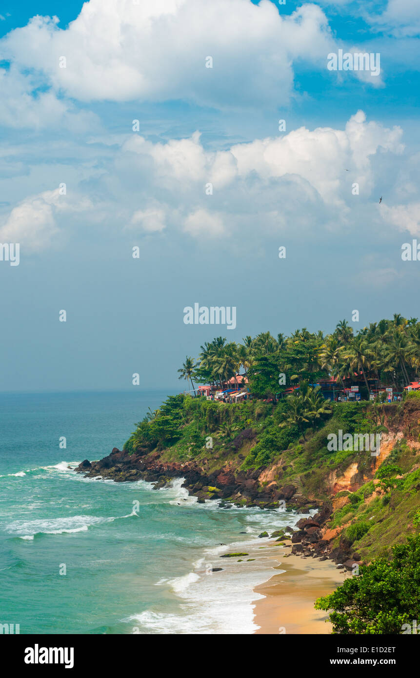 Incredibili spiagge indiano, spiaggia nera, Varkala. Il Kerala, India. Foto Stock