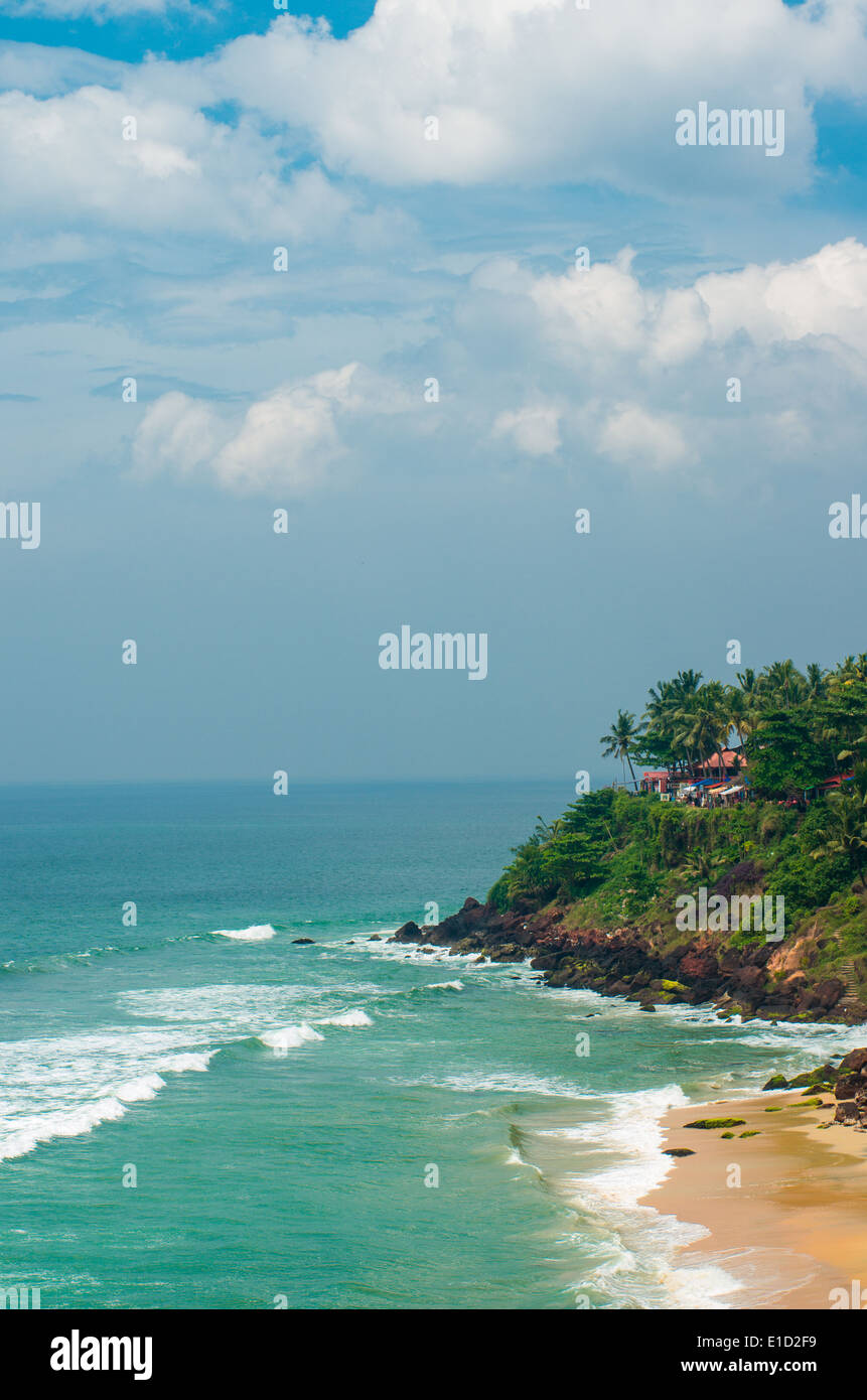 Incredibili spiagge indiano, spiaggia nera, Varkala. Il Kerala, India. Foto Stock