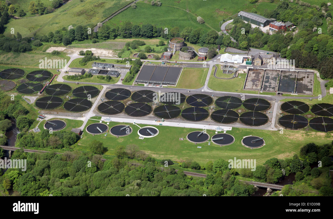Vista aerea di un trattamento delle acque reflue di opere in Lancashire Foto Stock