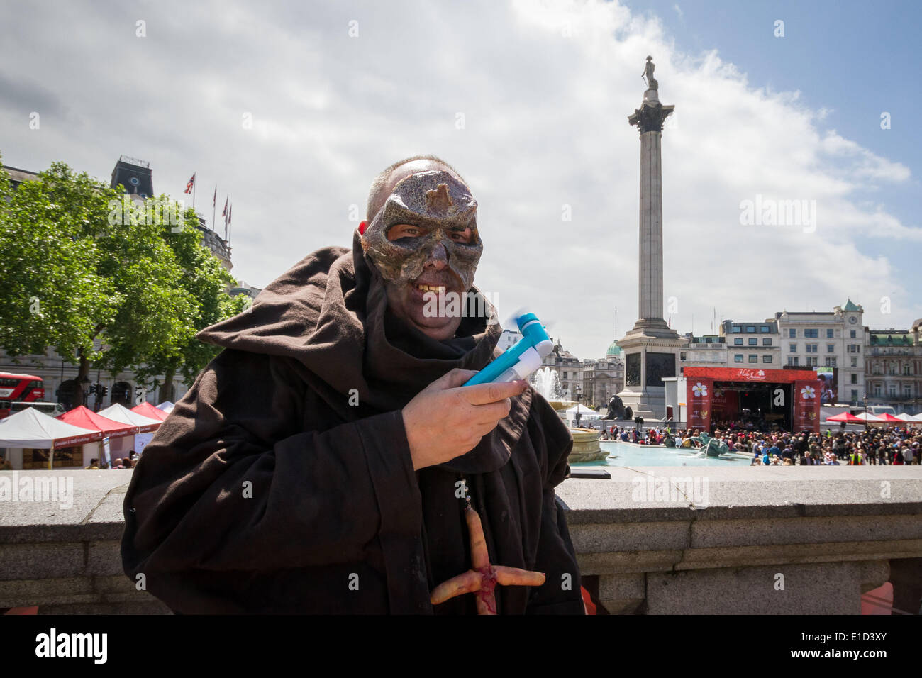 Londra, Regno Unito. Il 31 maggio 2014. Zombie a piedi in London Credit: Guy Corbishley/Alamy Live News Foto Stock