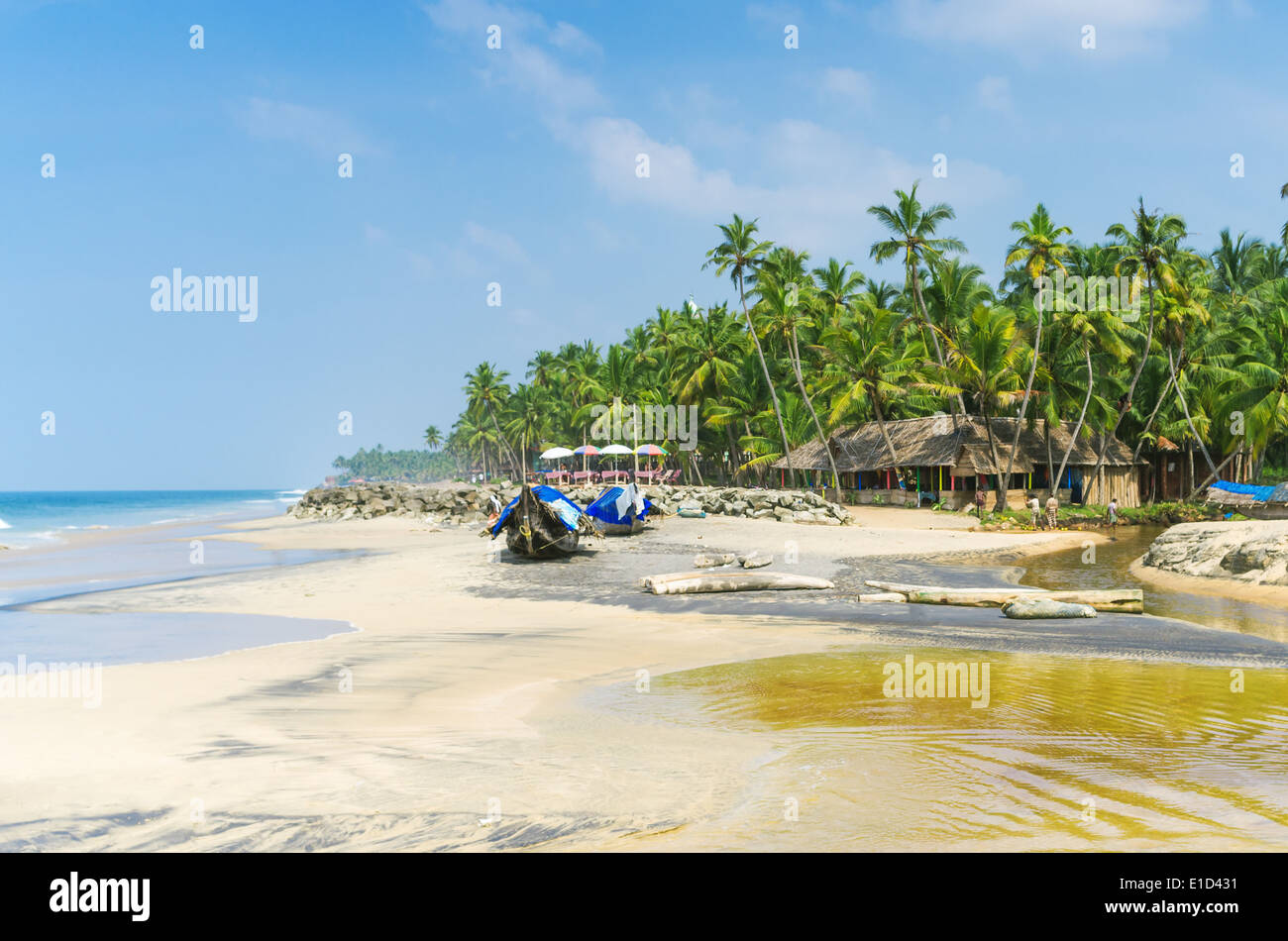 Incredibili spiagge indiano, spiaggia nera, Varkala. Il Kerala, India. Foto Stock