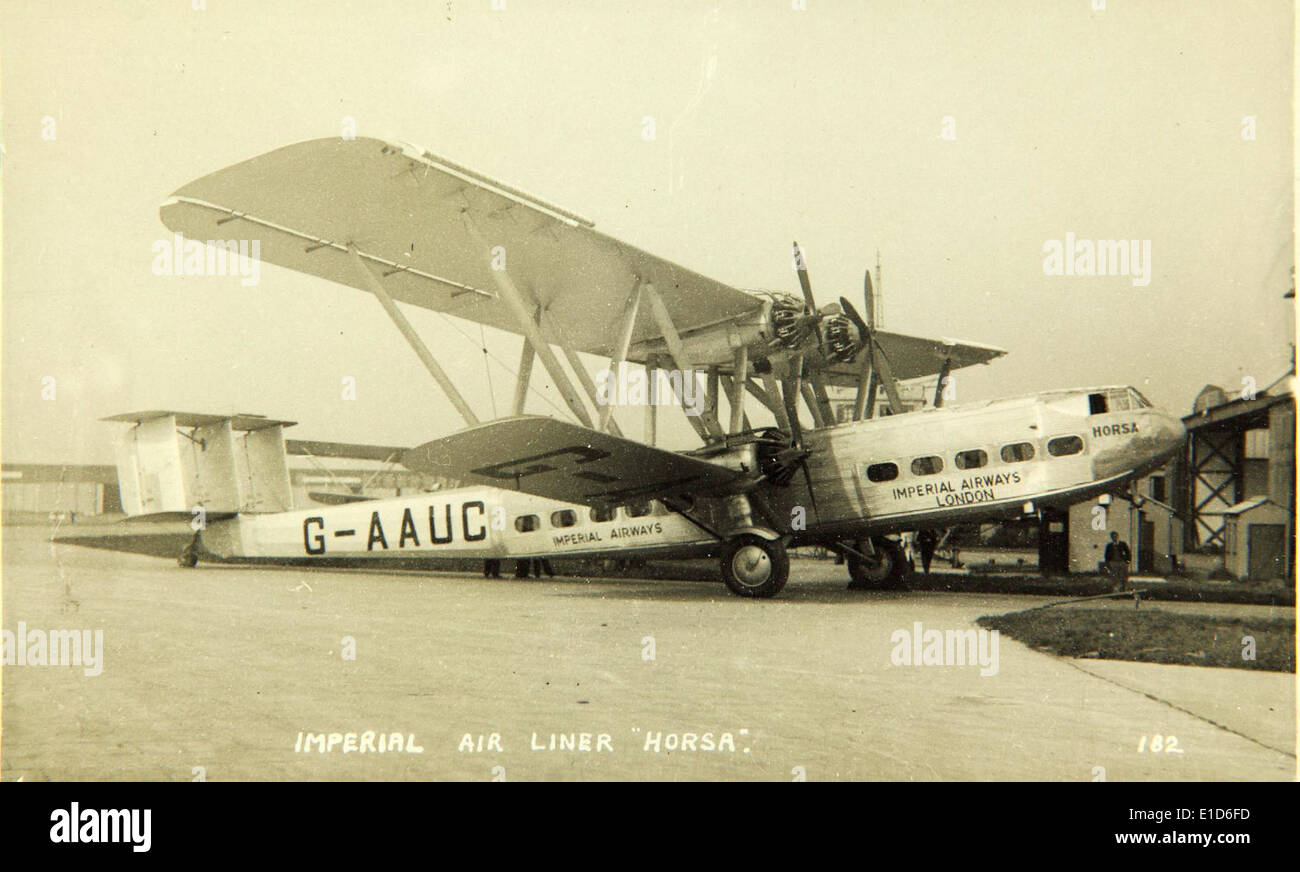 L'Handley Page H.P. 42 era un aereo di linea biplano quadrimotore sviluppato negli anni '1930 È stato utilizzato principalmente per i voli passeggeri a lunga distanza, offrendo comfort e affidabilità grazie alla sua cabina spaziosa. L'aereo divenne un simbolo del viaggio aereo intercontinentale prima della seconda guerra mondiale Foto Stock