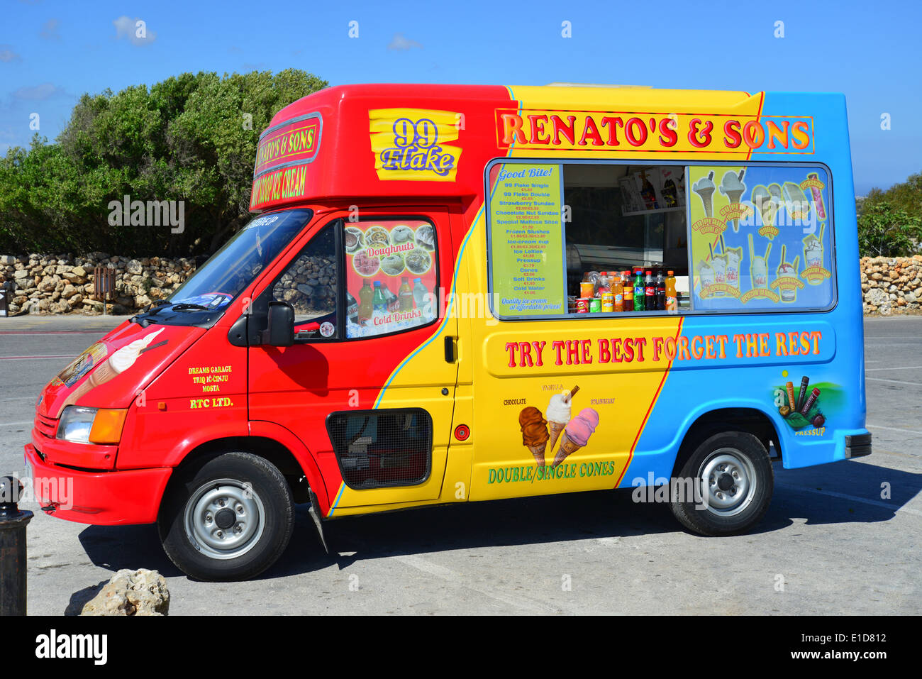 Ice-cream van a Dingli Cliffs, Ħad-Dingli, Western District, Malta Majjistral Regione, Repubblica di Malta Foto Stock