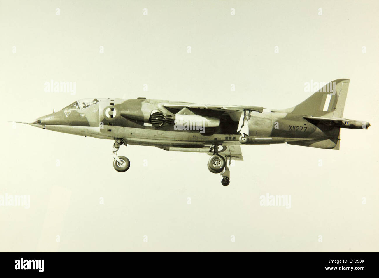L'Hawker Siddeley AV-8A Harrier fu il primo aereo da decollo e atterraggio verticale (VTOL) utilizzato dalla Royal Navy. Era dotato di funzionalità avanzate per le operazioni di aviazione navale. Foto Stock