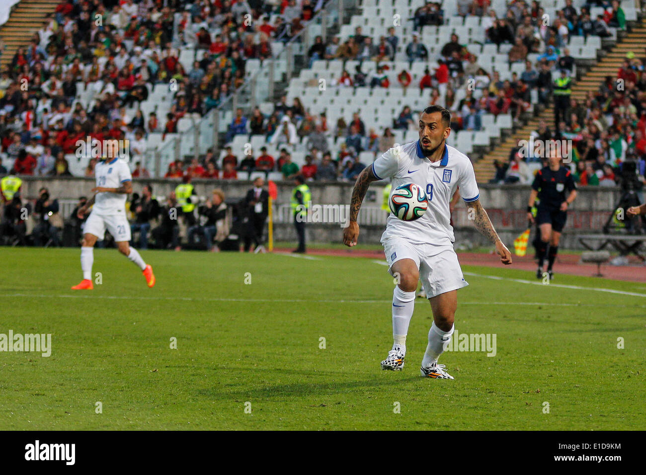 Lisbona, Porrtugal. 31 Maggio, 2014. La Grecia in avanti Kostas Mitroglou (9) in azione preparatoria durante la partita amichevole per la Coppa del Mondo a lo Stadio Nazionale di Lisbona, Portogallo, Sabato 31 Maggio, 2014. Credito: Leonardo Mota/Alamy Live News Foto Stock