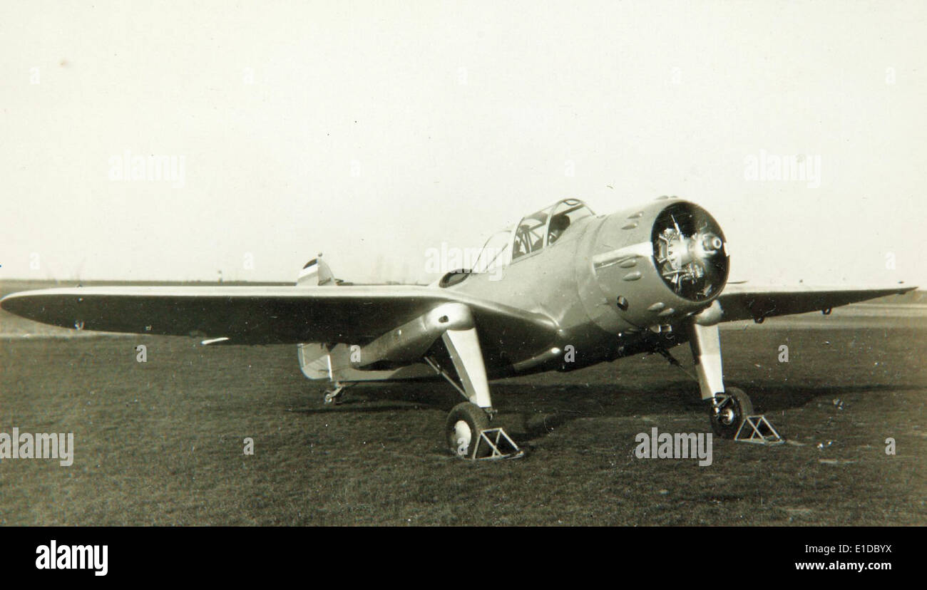 Questa immagine raffigura il F.K. 56, un biplano olandese degli anni '1930 progettato da Koolhoven. È stato utilizzato principalmente per l'addestramento e la ricognizione da parte dell'aeronautica militare olandese, nota per il suo design robusto e la sua versatilità. Foto Stock